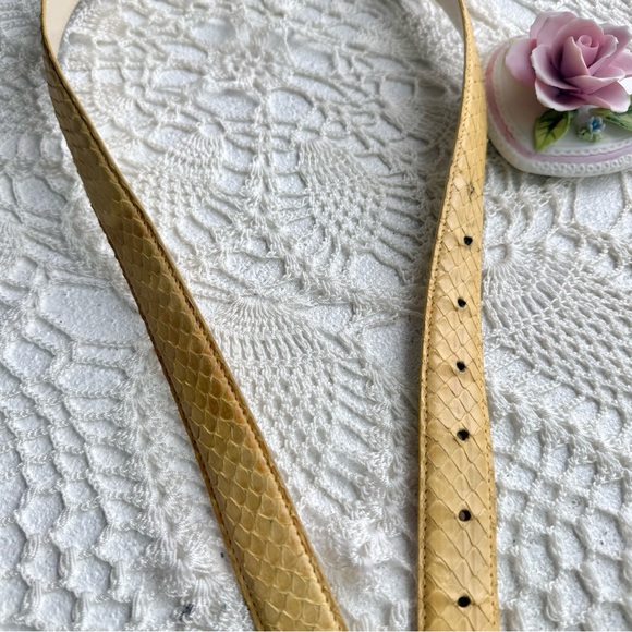 Vintage Butter Yellow Snakeskin Belt Gold Ribbed Buckle 80s Minimal Luxe main image 4